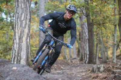 Safety and Style: Helmets, Gloves, and Fashionable Senior MTB Riding Wear